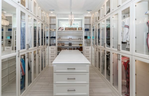 Altbausanierung Badsanierung Küche Schrankraum Maßanfertigung begehbarer Kleiderschrank