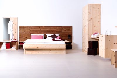 Tischlerei CNC Innenausbau Massivholzmöbel Schlafzimmer Zirbe Altholz