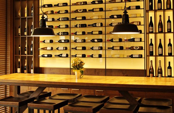 Innenarchitekt Objekteinrichtung Geschäftseinrichtung Büromöbel Vinothek