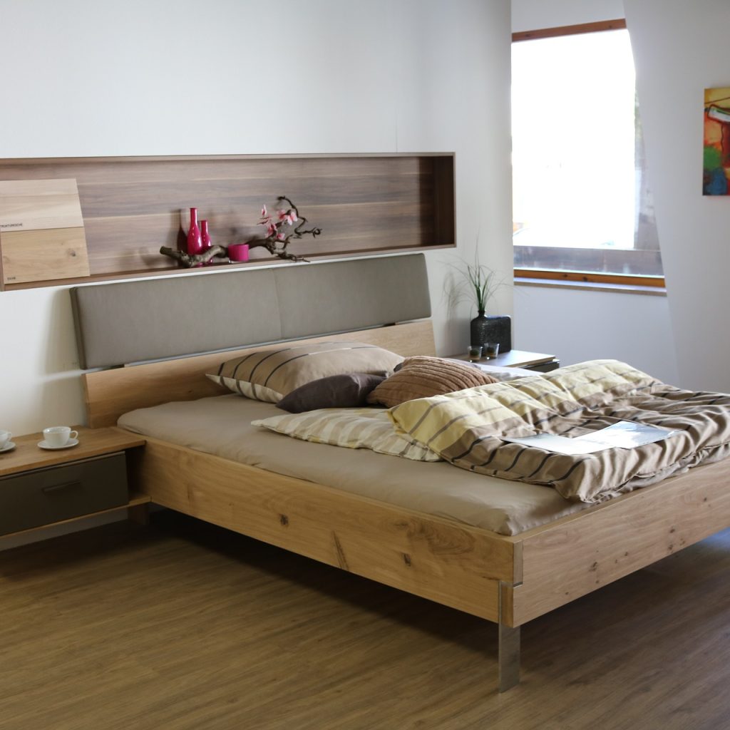 Altbausanierung Badsanierung Küche Schrankraum Schlafzimmer Bett Eiche Interior Design Country Style Landhausstil Architektur