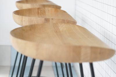 Handwerkskunst Holzfiguren Möbelrestaurierung Antiquitäten Bar Hocker Eiche country style